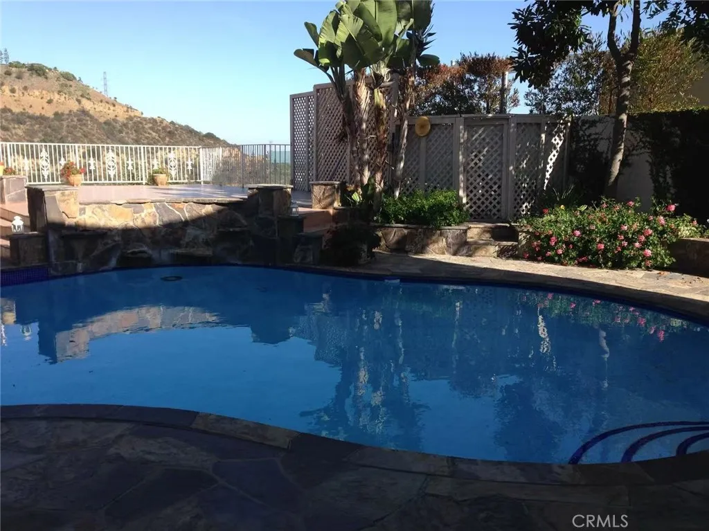 2412 Jupiter, Los Angeles, CA 90046