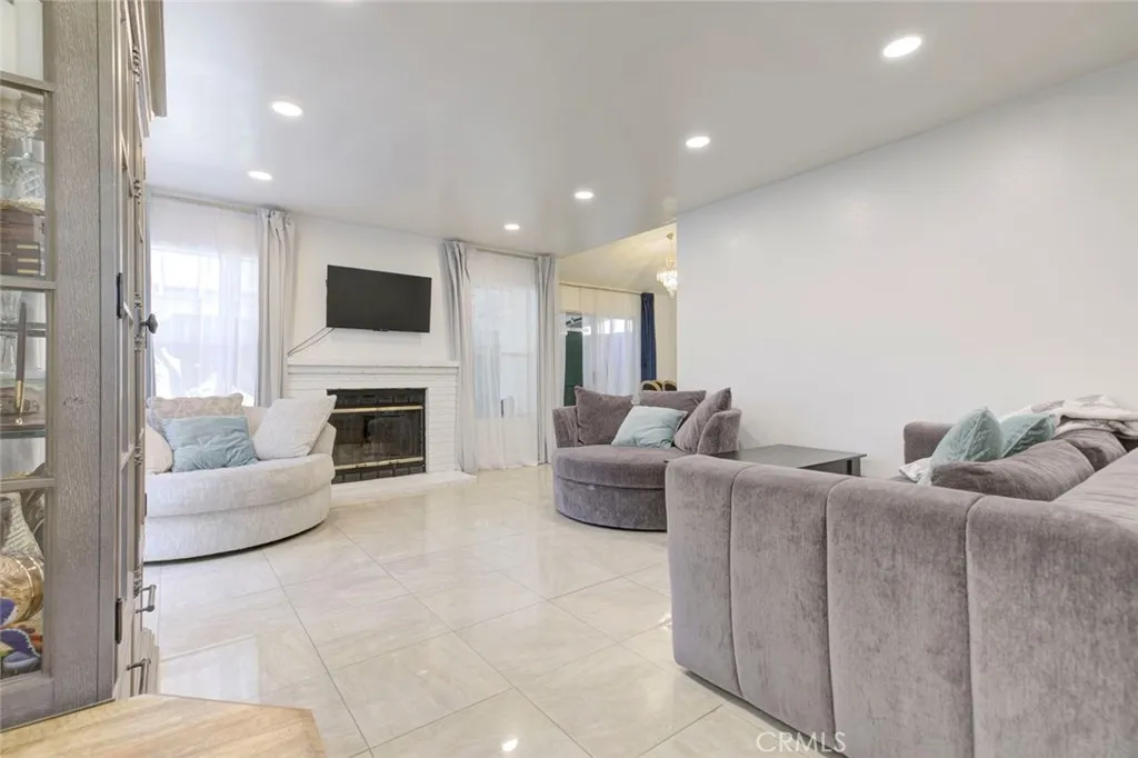 Additional image 57 of 12325 Sweetbriar, Pacoima, CA 91331