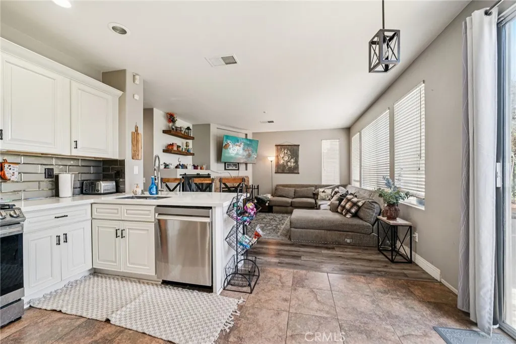 Additional image 46 of 5029 La Sarre Drive, Fontana, CA 92336