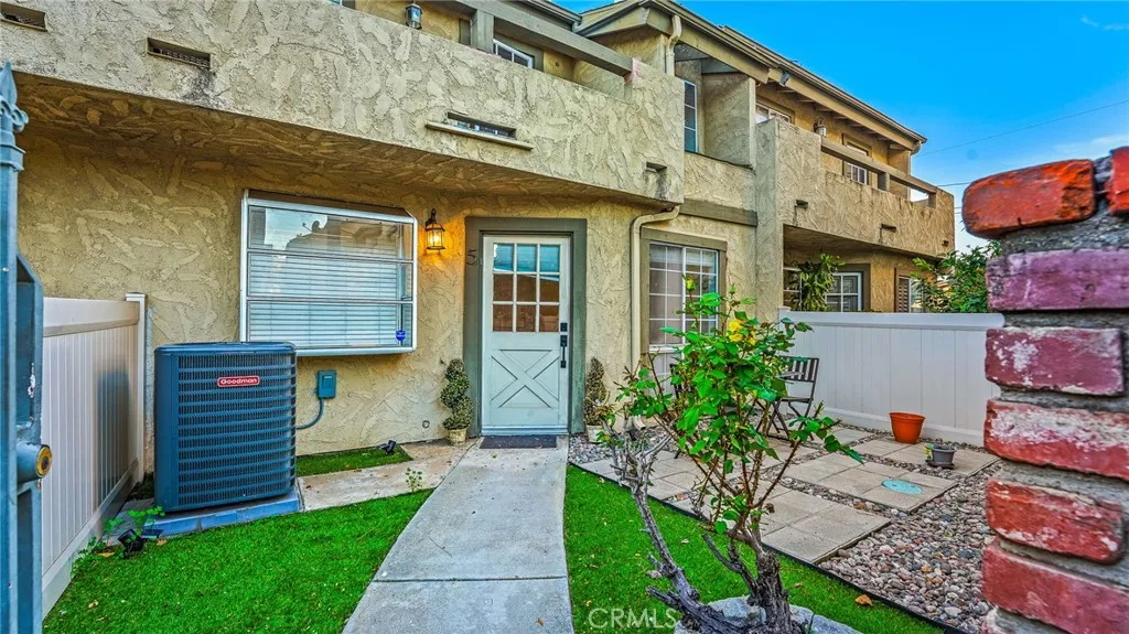 Additional image 3 of 181 W La Verne Unit 5, Pomona, CA 91767