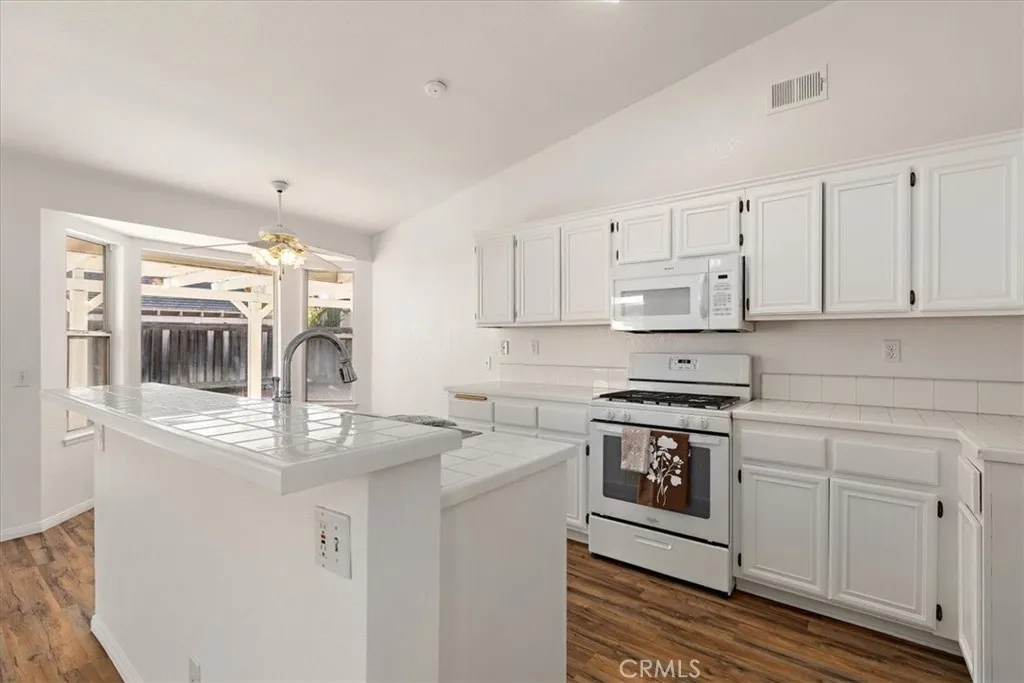 Additional image 9 of 2985 Pembroke Ave, Hemet, CA 92545