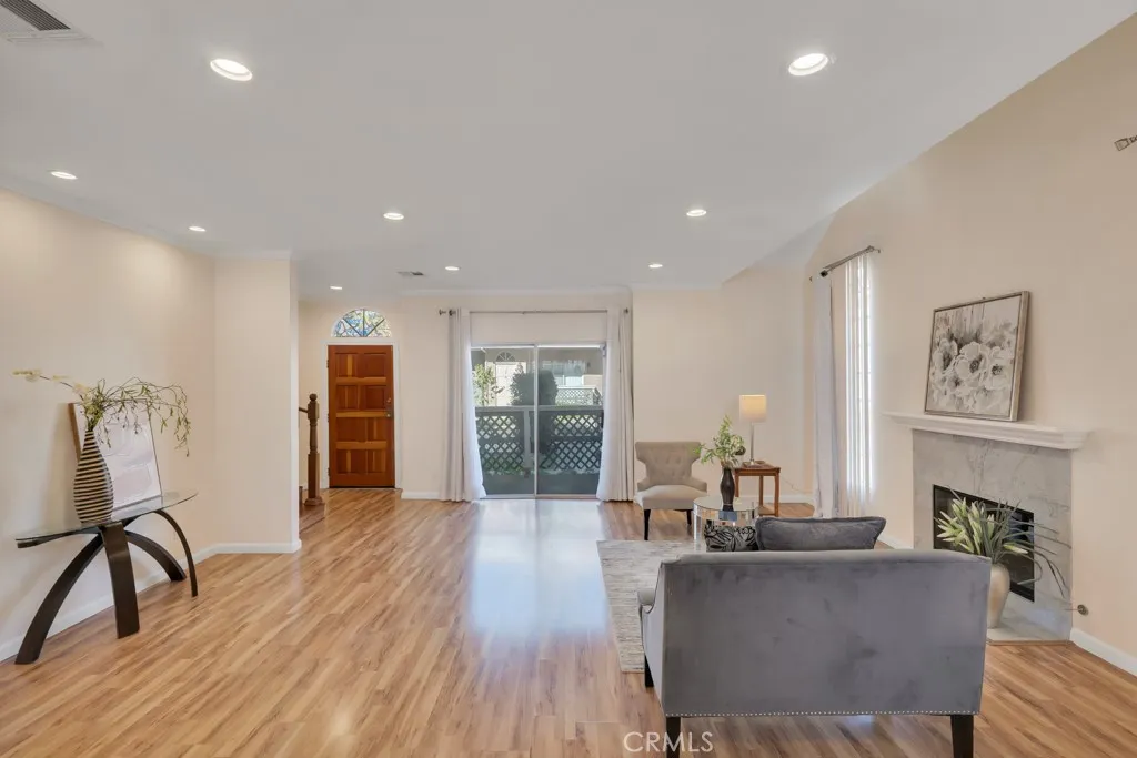 Additional image 9 of 8958 Burnet Avenue Unit E6, North Hills, CA 91343