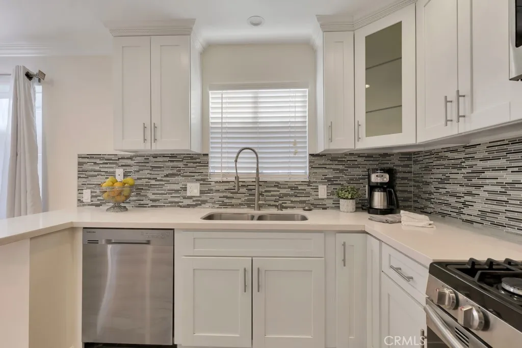 Additional image 13 of 8958 Burnet Avenue Unit E6, North Hills, CA 91343