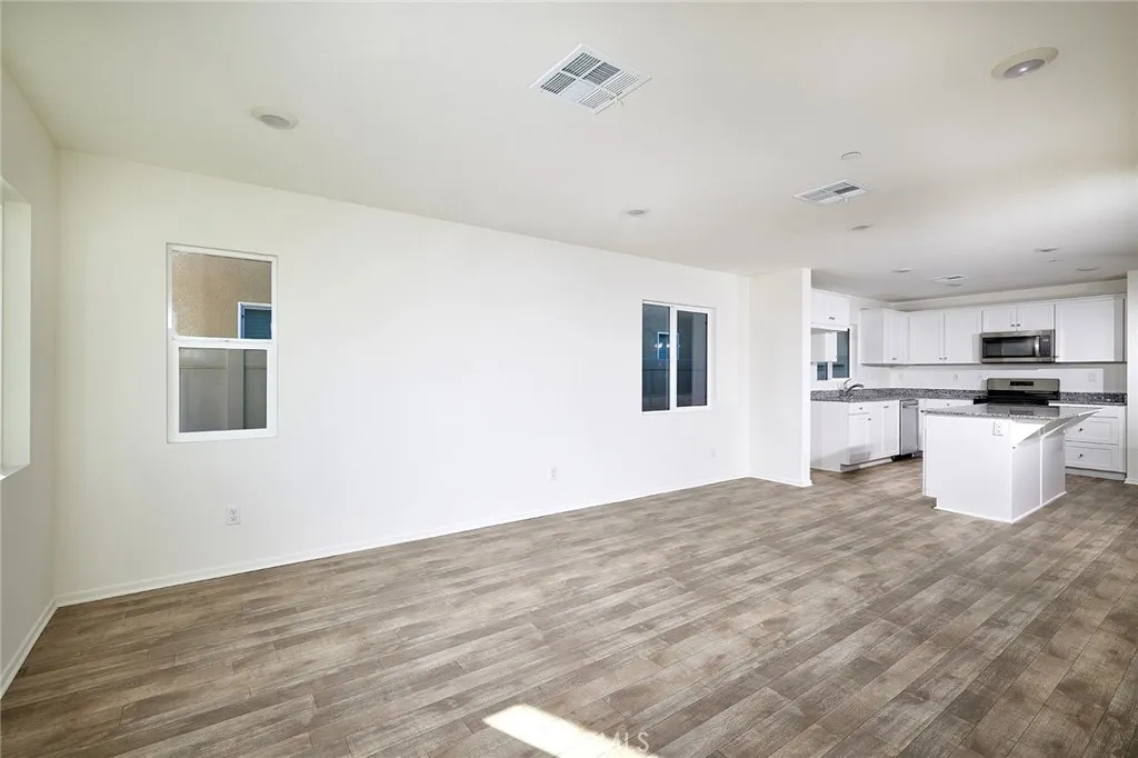 Additional image 4 of 30843 Draco Drive, Winchester, CA 92596