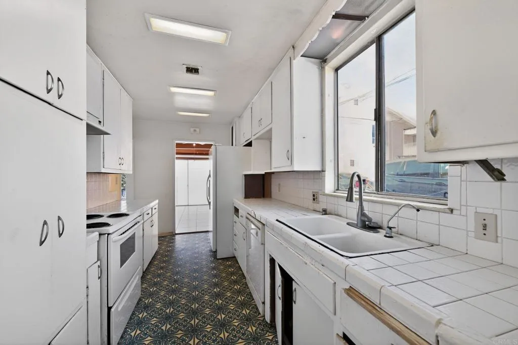 Additional image 66 of 2568 Roseview Place, San Diego, CA 92105