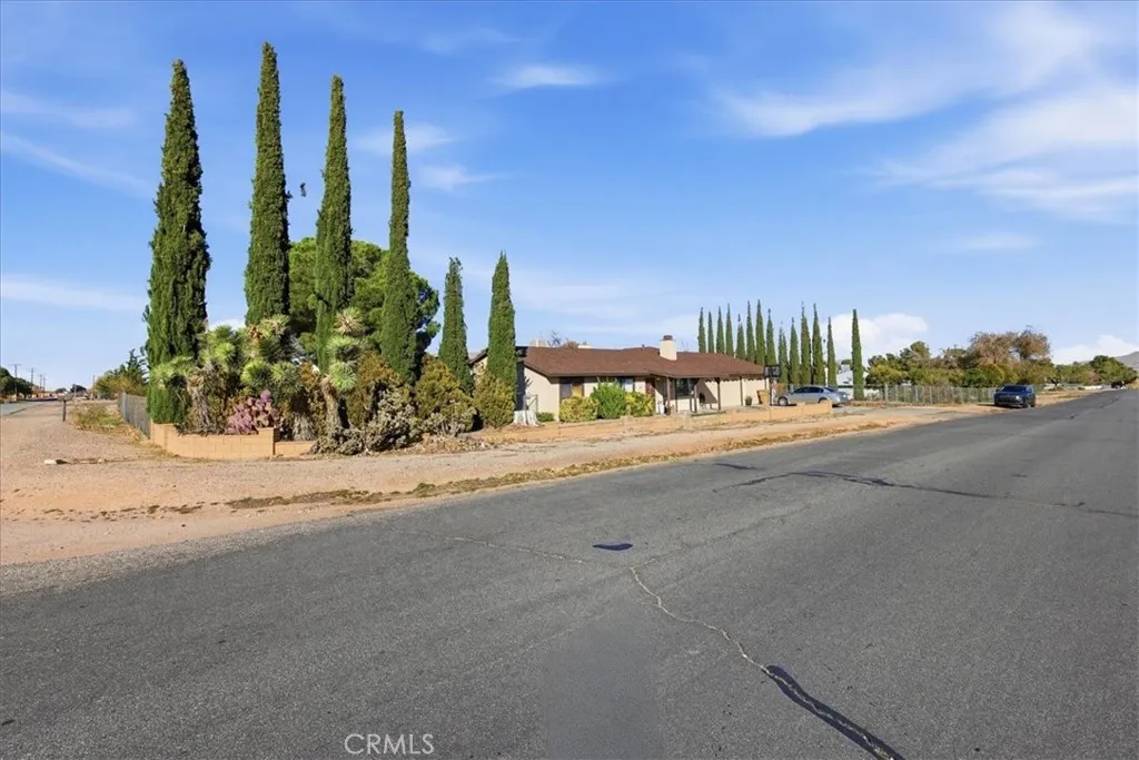 Additional image 3 of 18126 Fairburn St, Hesperia, CA 92345