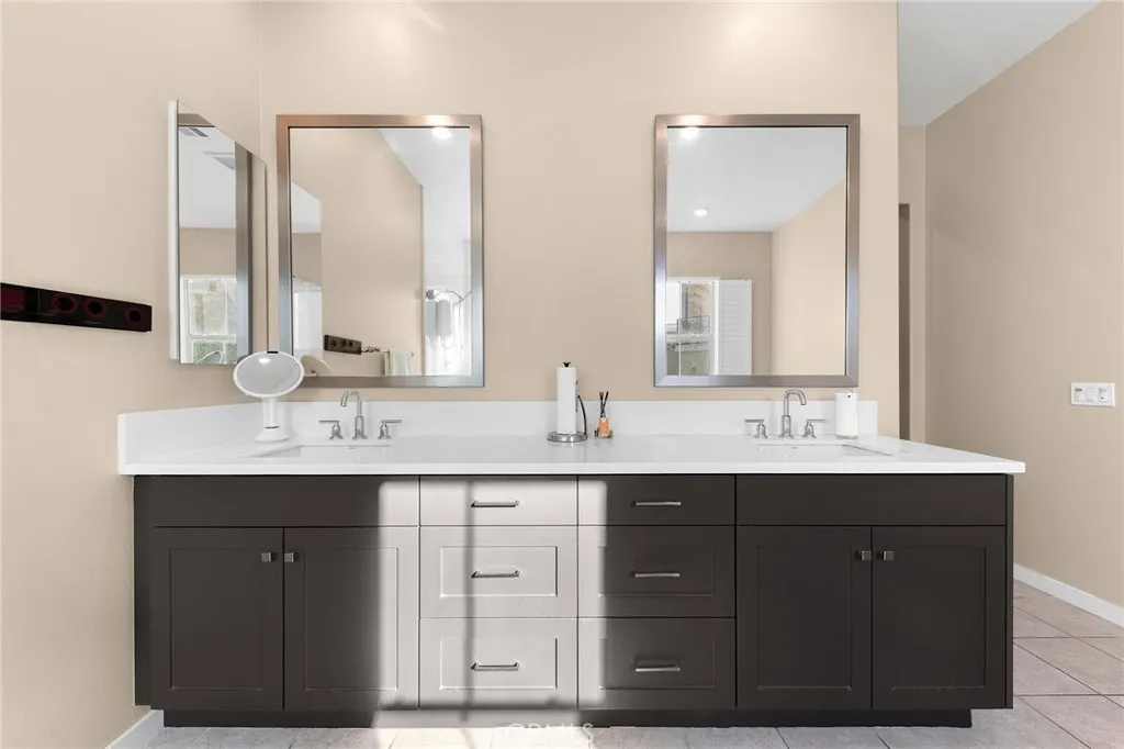 Additional image 105 of 115 Frame, Irvine, CA 92618