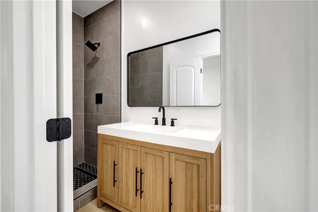 Additional image 103 of 3515 S Norton Avenue, Los Angeles, CA 90018