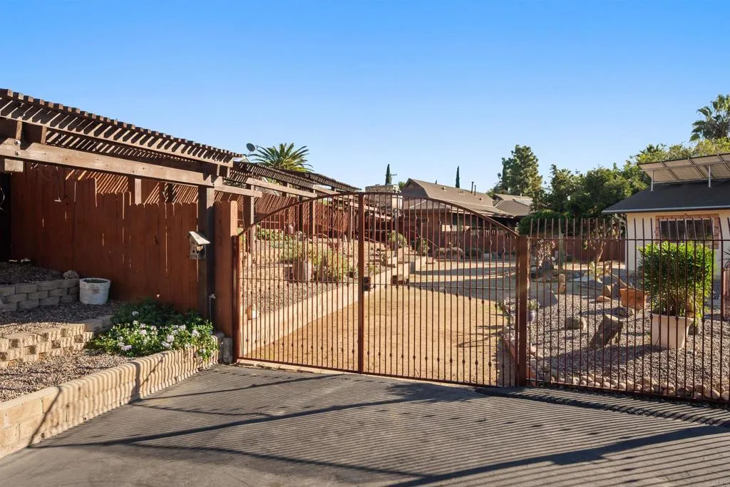 Additional image 115 of 3870 Avenida San Miguel, Bonita, CA 91902