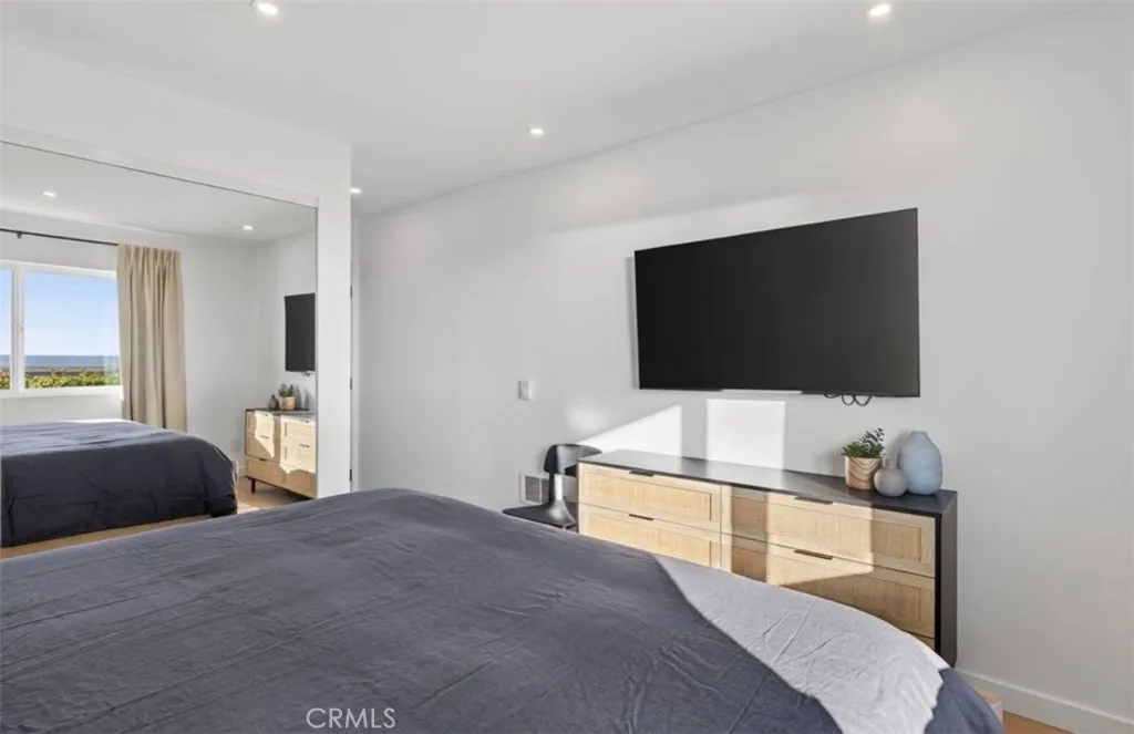 Additional image 13 of 218 E Surfside Dr, Port Hueneme, CA 93041