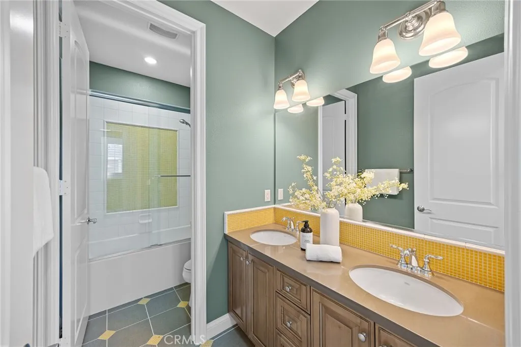 Additional image 30 of 177 Compass, Irvine, CA 92618