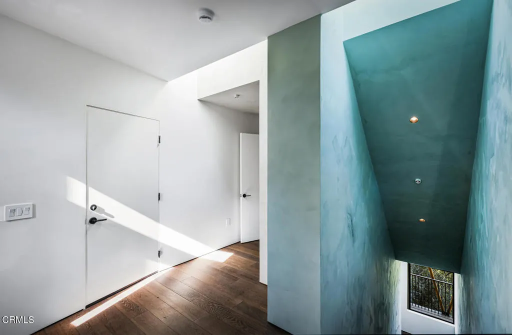 Additional image 38 of 596 Quail Drive, Los Angeles, CA 90065