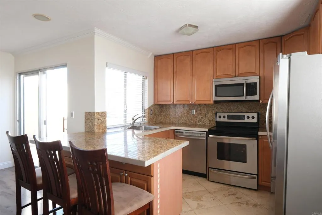 Additional image 6 of 3246 Ashford Street Unit D, San Diego, CA 92111