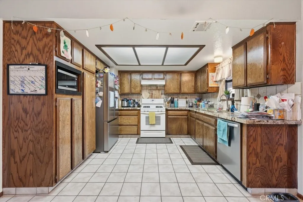 Additional image 48 of 18126 Fairburn St, Hesperia, CA 92345