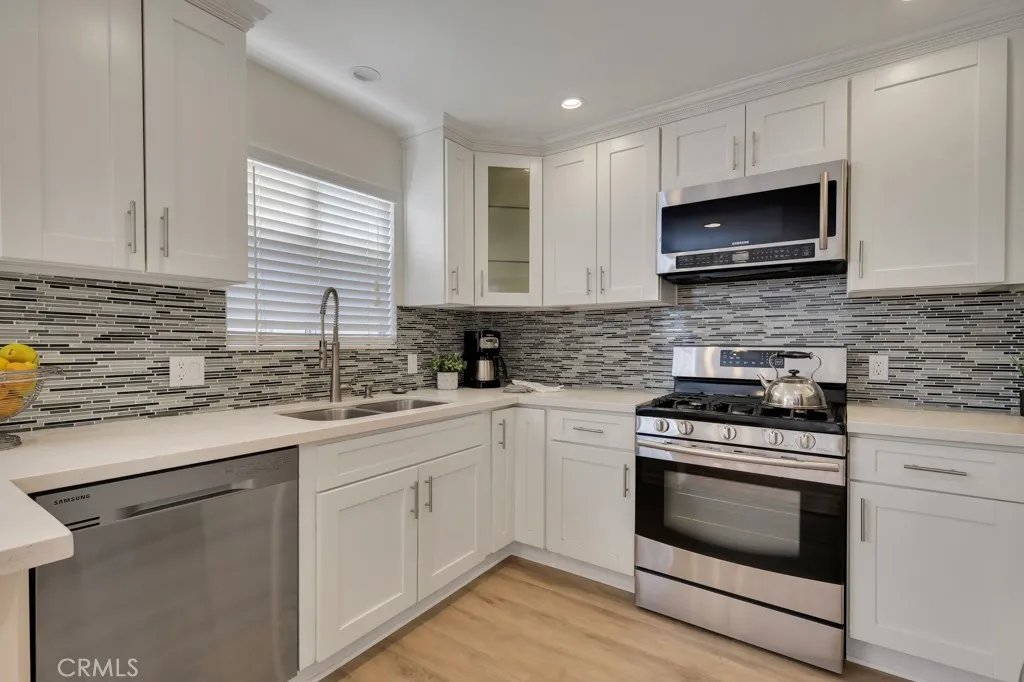 Additional image 12 of 8958 Burnet Avenue Unit E6, North Hills, CA 91343