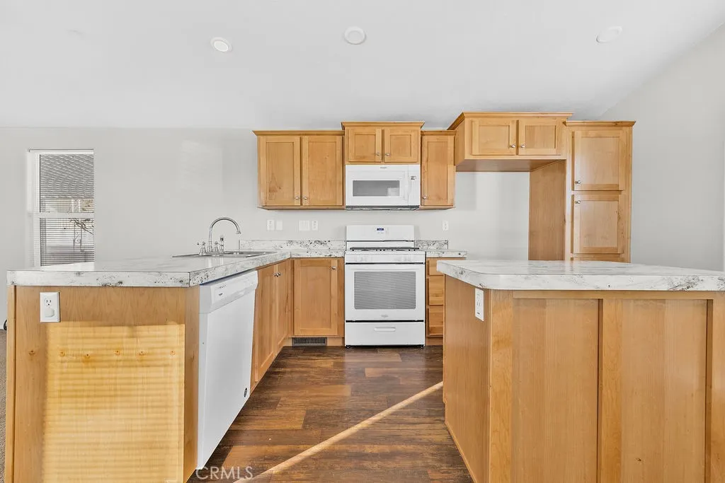 Additional image 25 of 20843 Waalew Rd Unit B48, Apple Valley, CA 92307