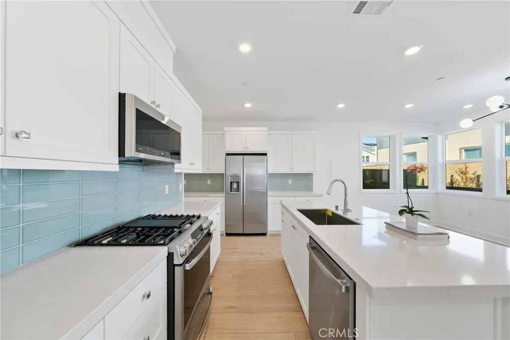 Additional image 9 of 322 Proctor, Irvine, CA 92618