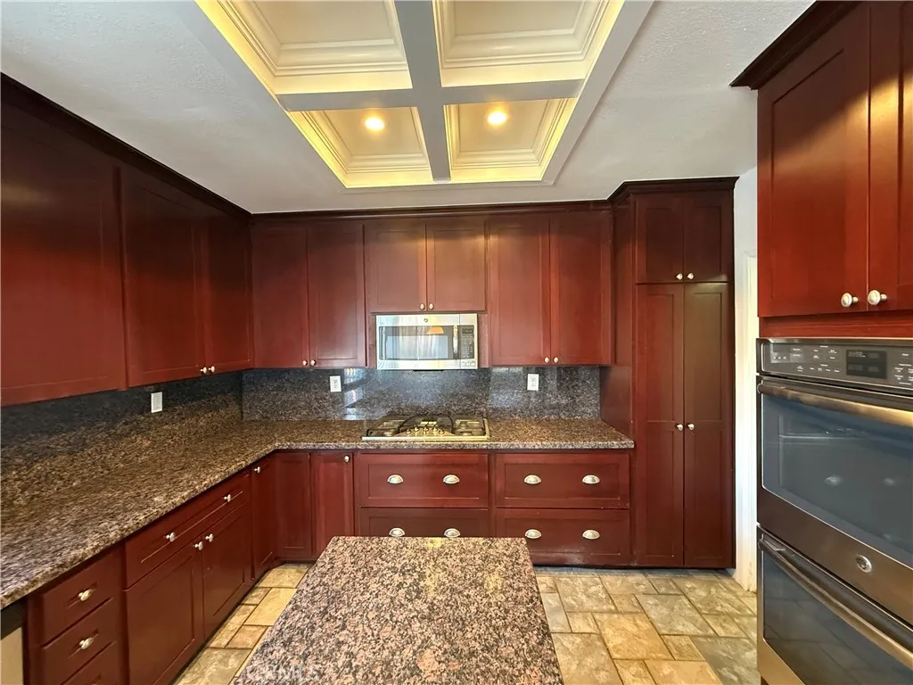 Additional image 11 of 337 Morningside Terrace, Palmdale, CA 93551