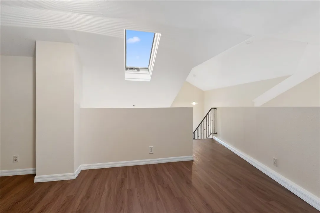 Additional image 75 of 221 Violet Ave, Monrovia, CA 91016