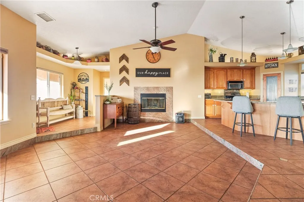 Additional image 21 of 23053 Roundup Way, Apple Valley, CA 92308