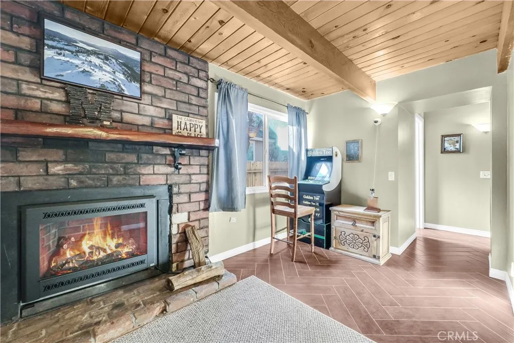 Additional image 4 of 404 Leonard Ln, Sugarloaf, CA 92386