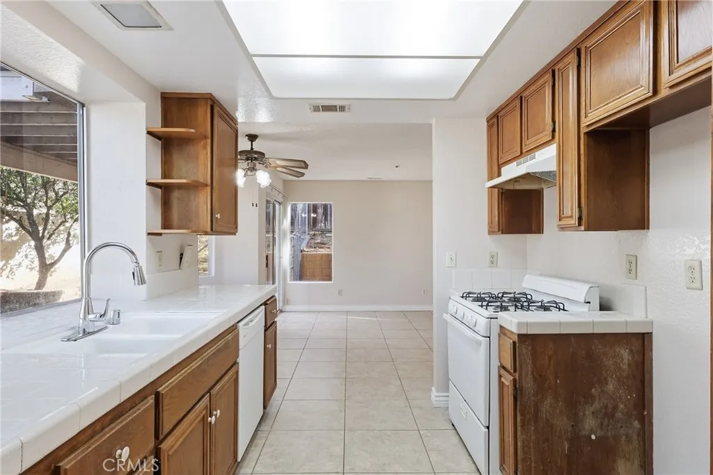 Additional image 11 of 14988 Long View Drive, Fontana, CA 92337