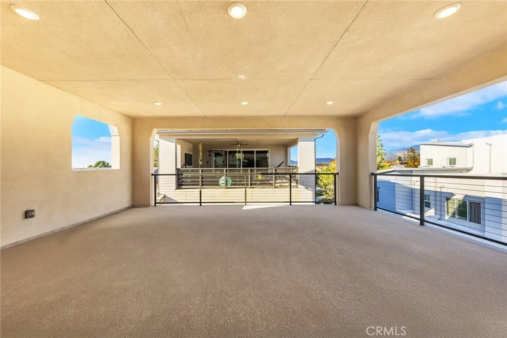 Additional image 23 of 115 Frame, Irvine, CA 92618