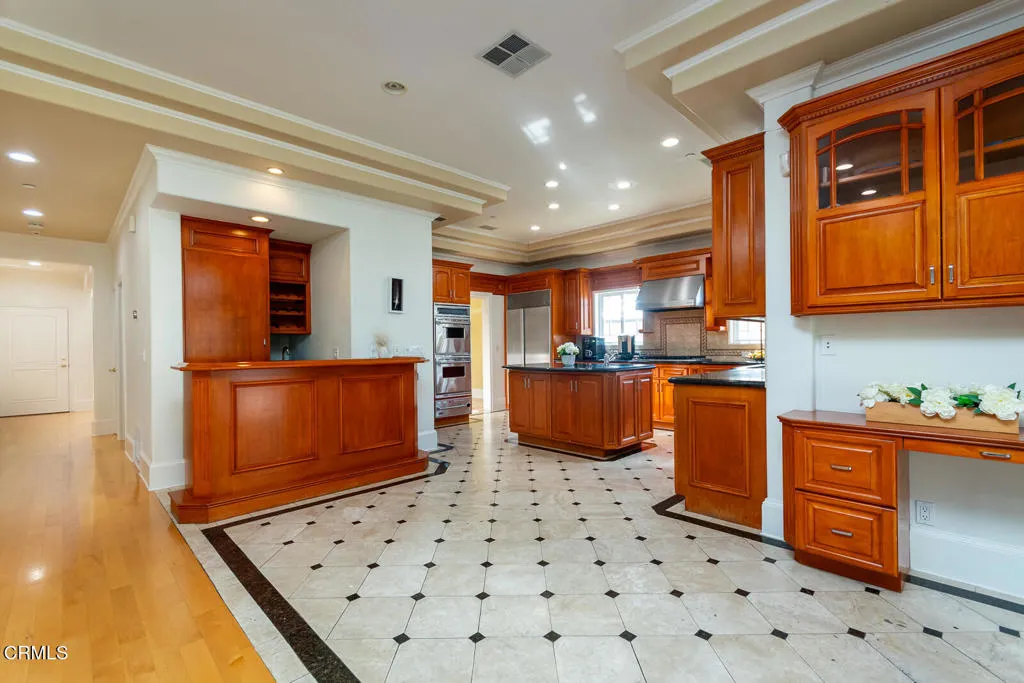 Additional image 16 of 1075 E Tujunga Avenue, Burbank, CA 91501