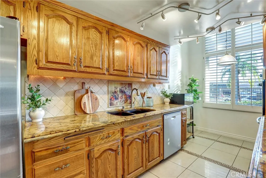 Additional image 16 of 1032 Palo Verde Ave, Long Beach, CA 90815