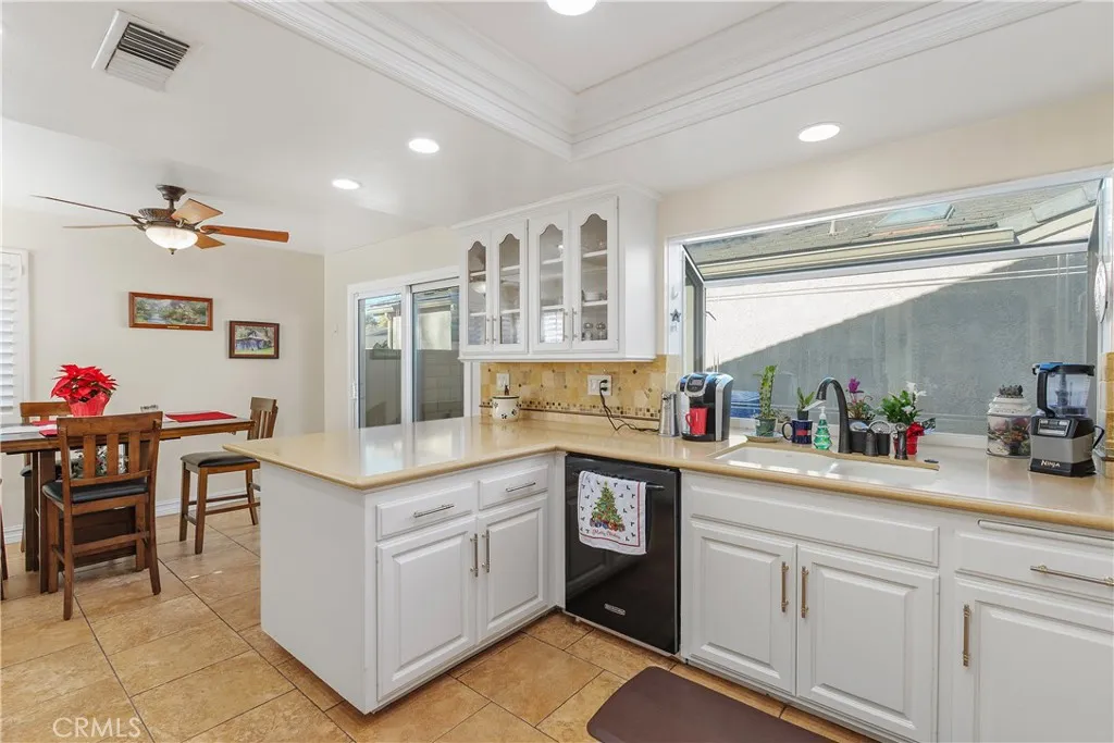 Additional image 18 of 547 Via Zapata, Riverside, CA 92507