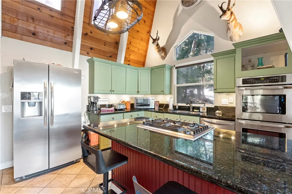 Additional image 13 of 664 Circle Dr, Lake Arrowhead, CA 92352