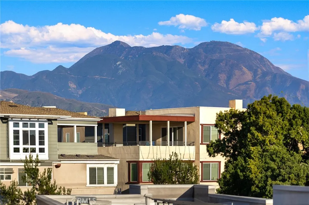 Additional image 121 of 115 Frame, Irvine, CA 92618