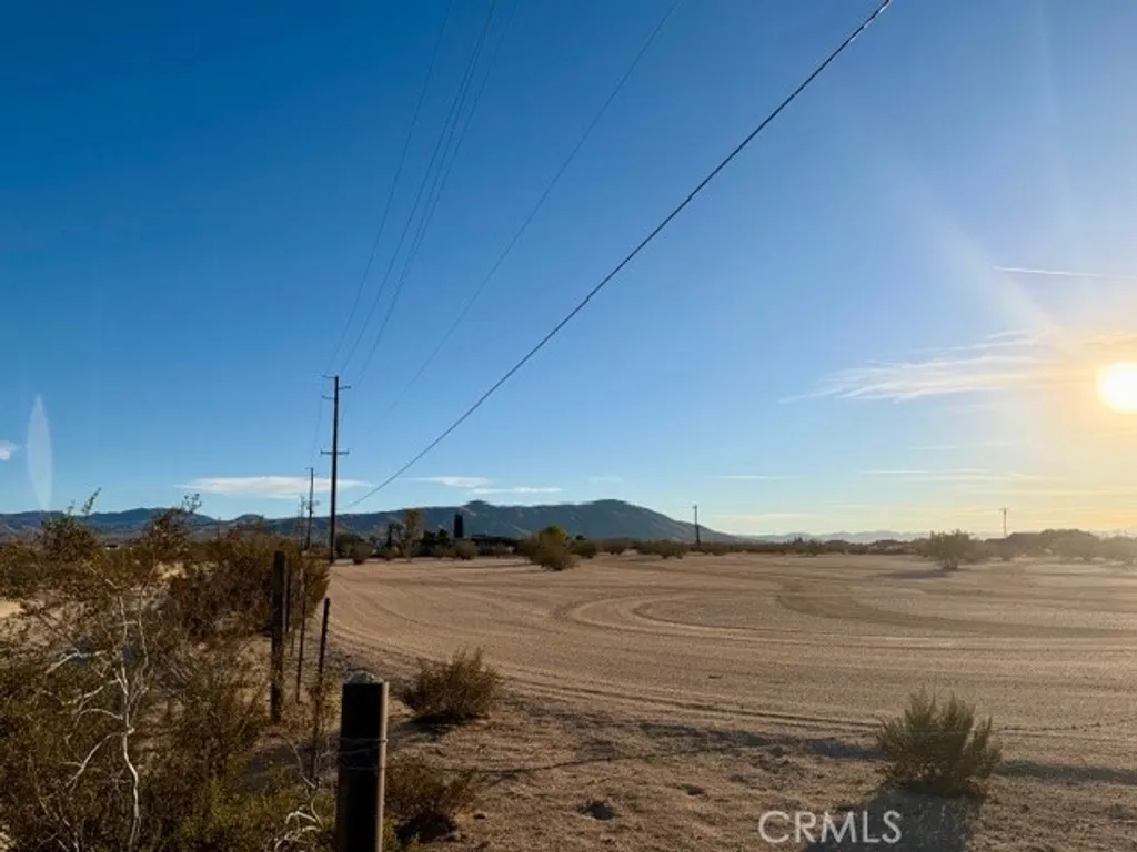 Additional image 3 of 23585 Bear Valley Rd, Apple Valley, CA 92308