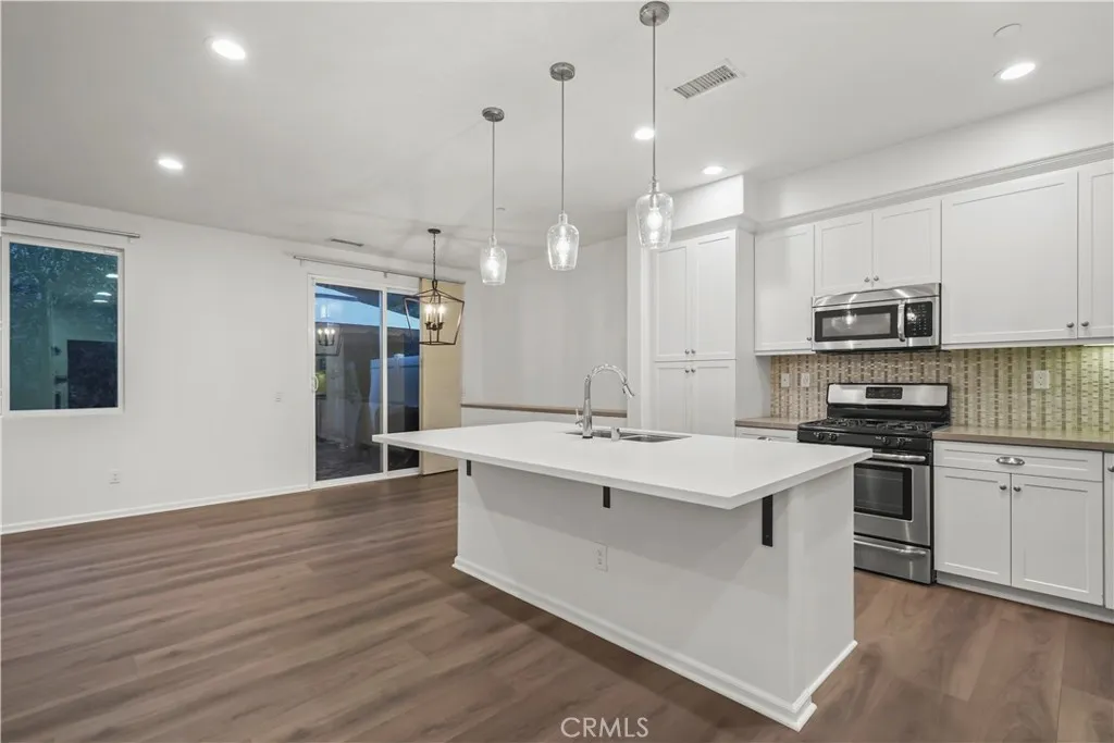 Additional image 11 of 7619 N Patriot Way, Van Nuys, CA 91405