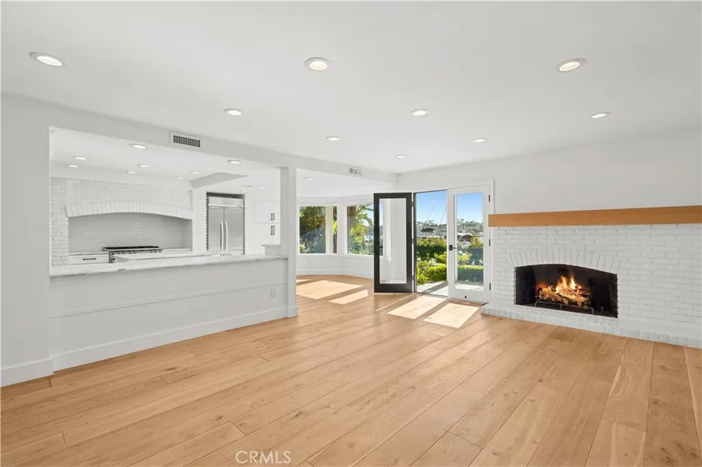 Additional image 9 of 2572 Bayshore Dr, Newport Beach, CA 92663