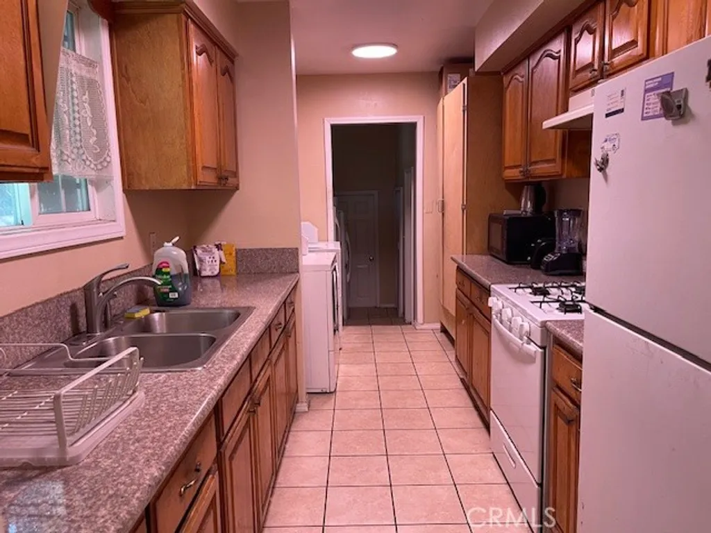 Additional image 13 of 11143 Emelita, North Hollywood, CA 91601