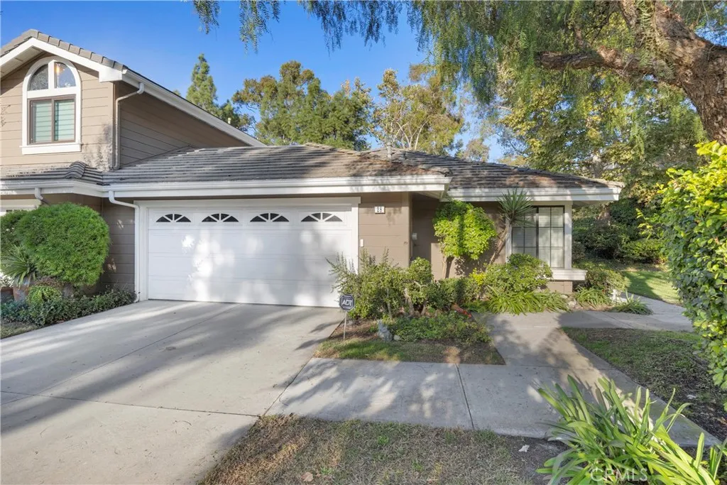 28 Morning Breeze Unit 26, Irvine, CA 92603