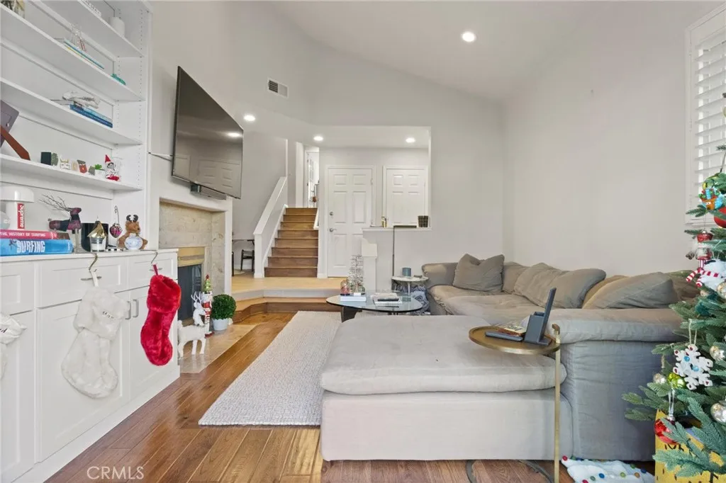 Additional image 2 of 19 Laguna Court, Manhattan Beach, CA 90266