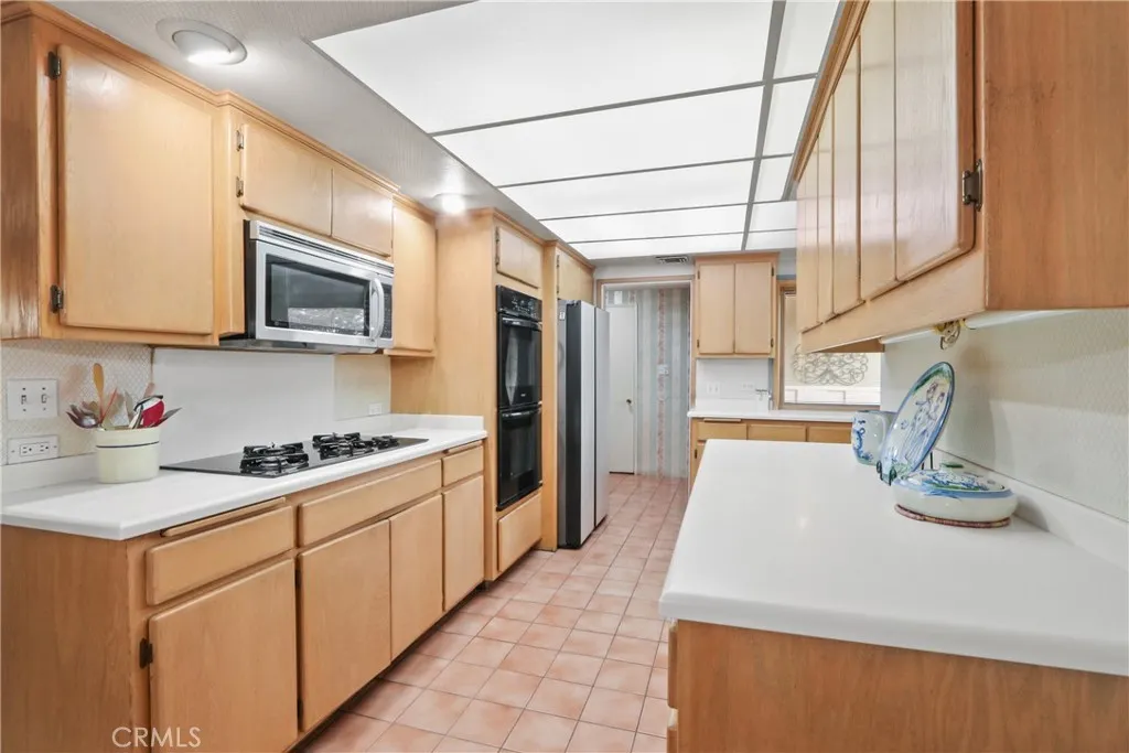 Additional image 8 of 946 W La Deney Dr, Ontario, CA 91762