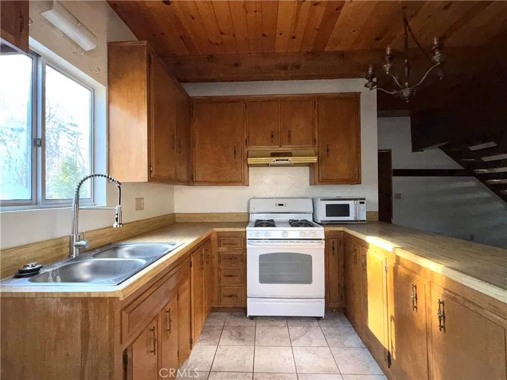 Additional image 5 of 32795 Fox, Arrowbear, CA 92307