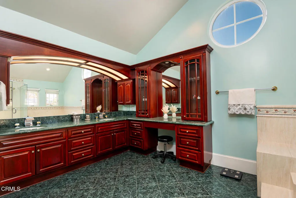 Additional image 36 of 1075 E Tujunga Avenue, Burbank, CA 91501