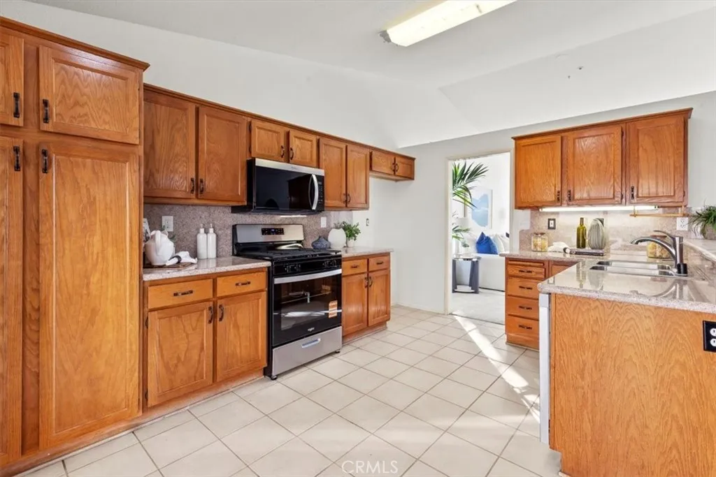 Additional image 45 of 2708 W Buena Vista Dr, Rialto, CA 92377