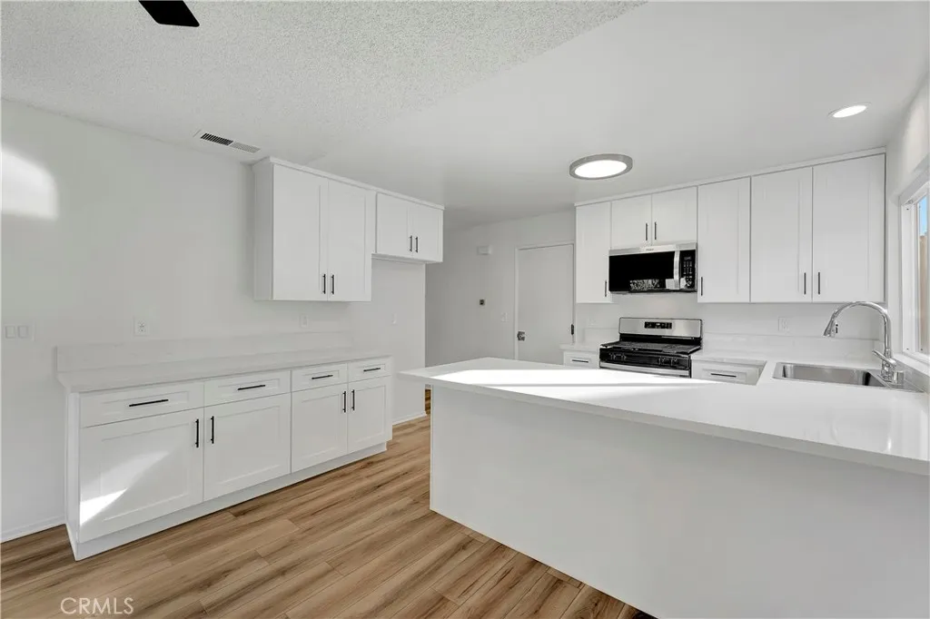 Additional image 7 of 610 S Dennis St, Santa Ana, CA 92704