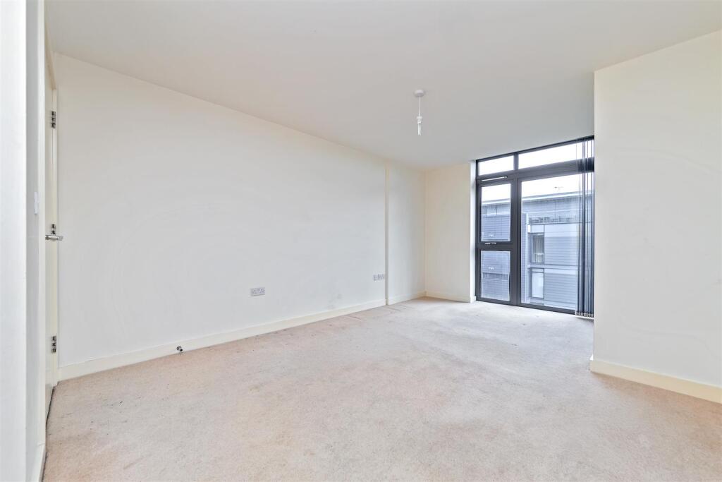 Additional image 5 of Hatfield Road, St. Albans