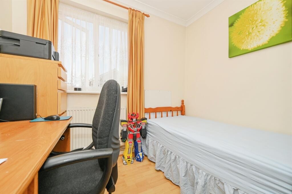 Additional image 6 of Maplefield, Park Street, St. Albans