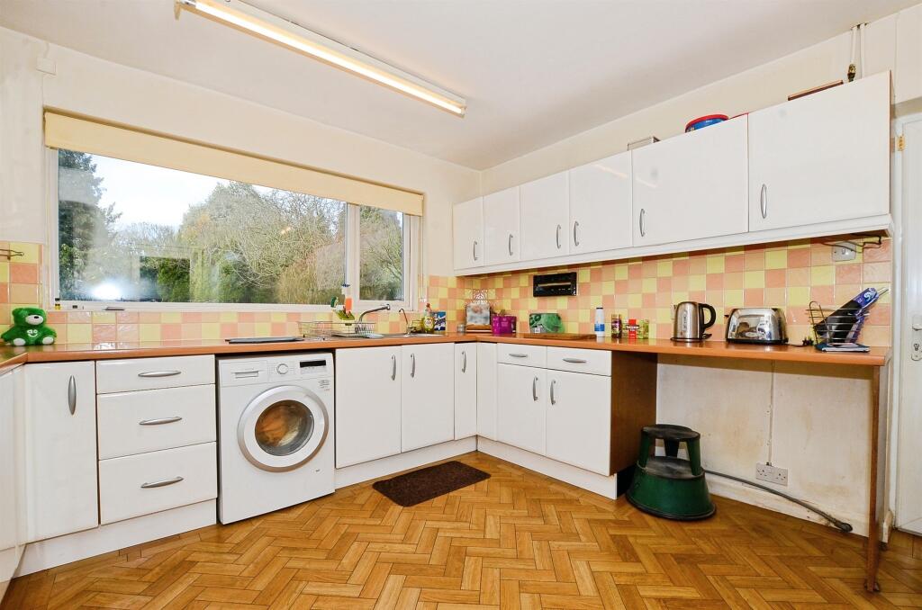 Additional image 17 of Long Buftlers, Harpenden