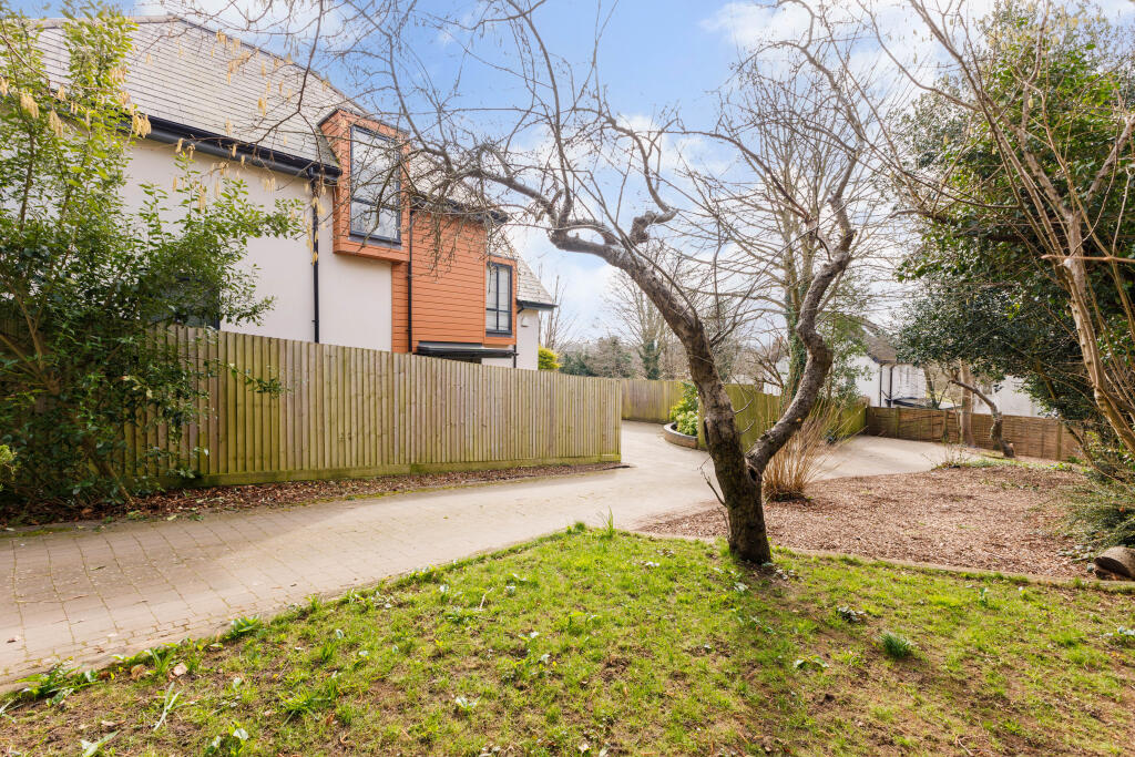 Additional image 11 of Hill Close, Harpenden, AL5