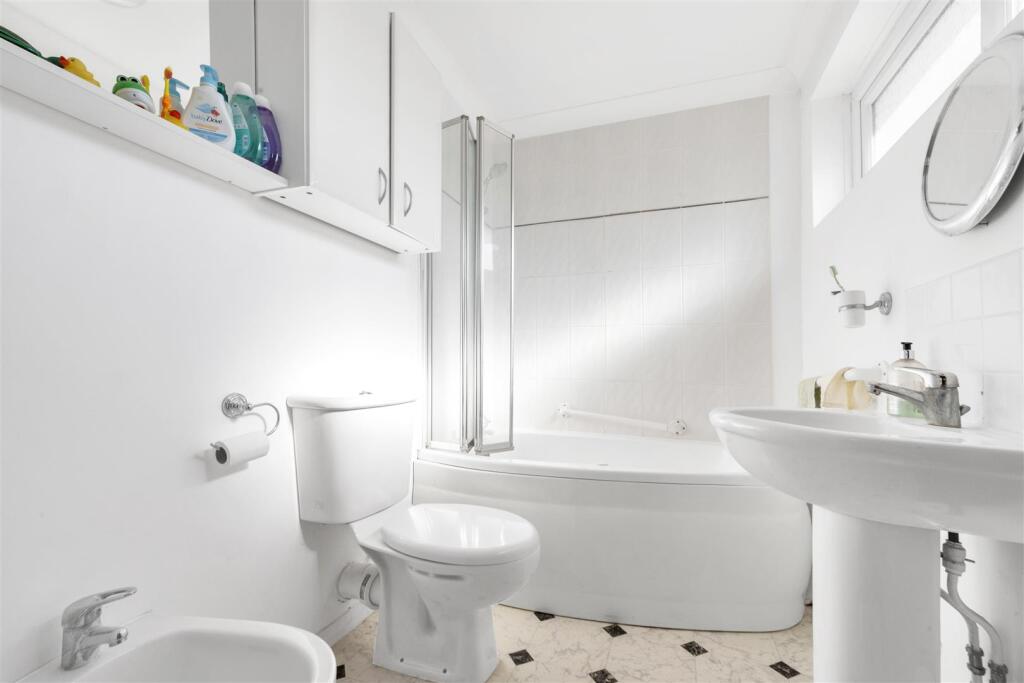 Additional image 9 of Aldwickbury Crescent, Harpenden