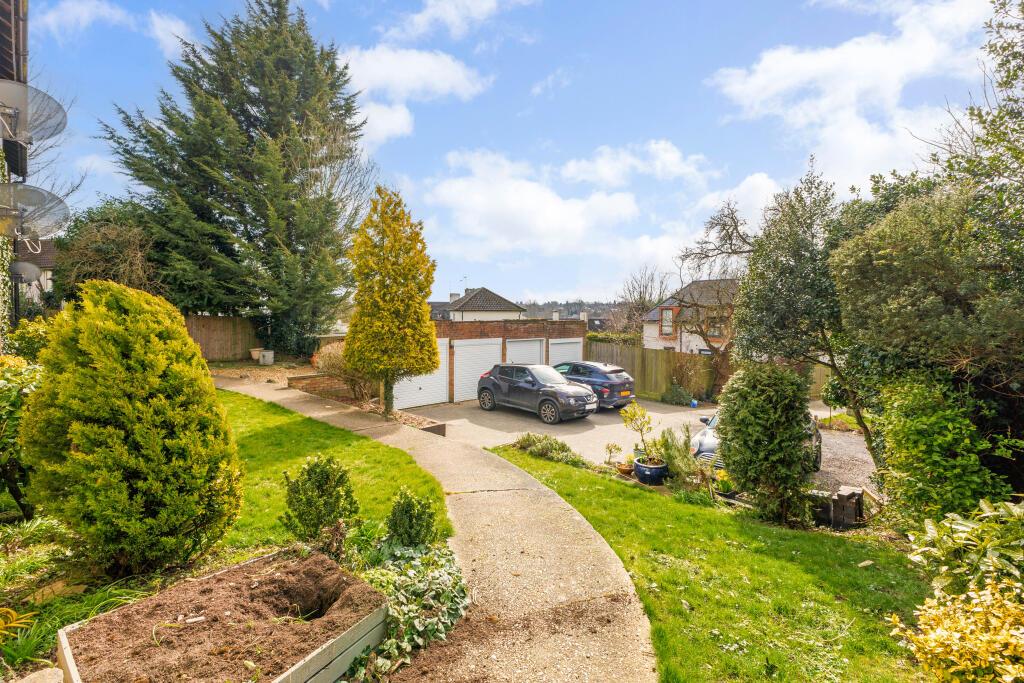 Additional image 2 of Hill Close, Harpenden, AL5