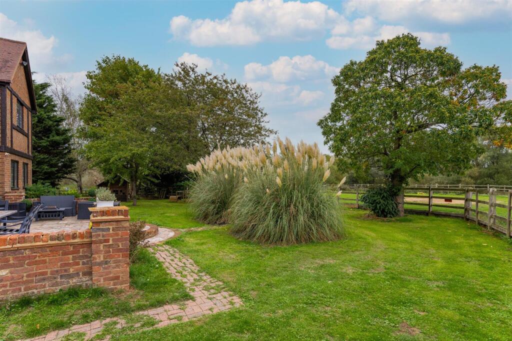 Additional image 27 of Old Parkbury Lane, Colney Street, AL2